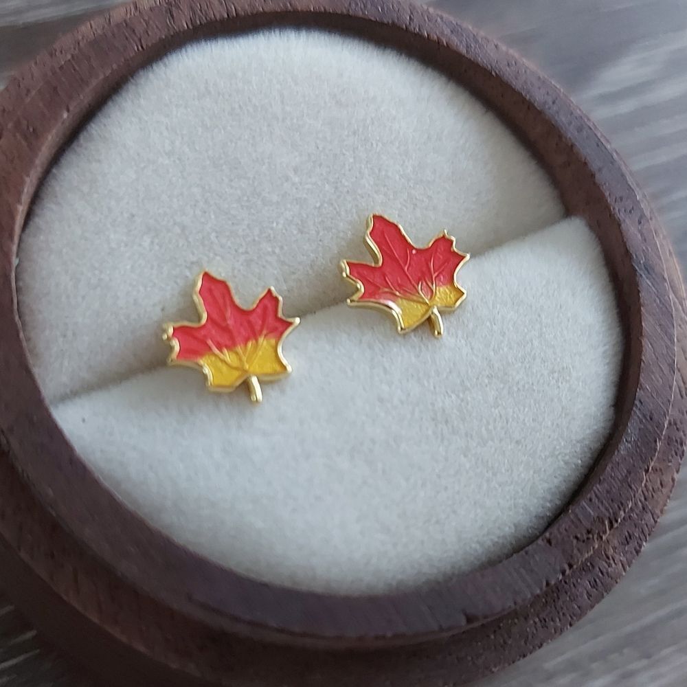 Gold Plated 925 Sterling Silver Maple Leaf Stud Earrings - Picture 5 of 6